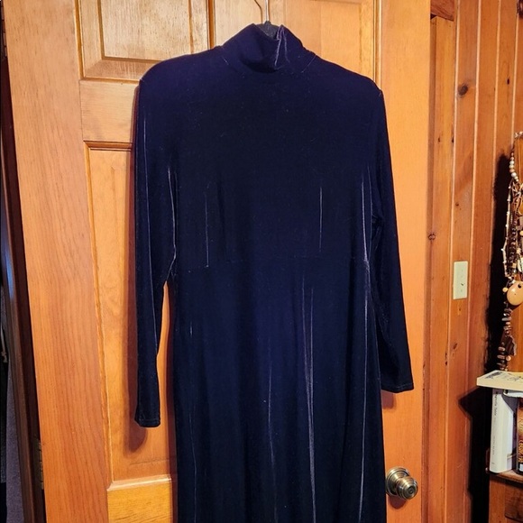 Jacqueline Ferrar Black Velvet Dress - Picture 1 of 3